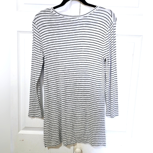 OLD NAVY Women's Size Small Grey & Black Striped Stretchy Long Sleeve Tunic - Picture 2 of 2